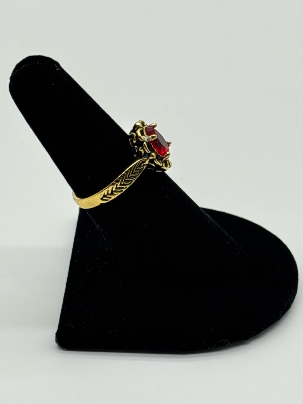 Gold Red Oval Gemstone Filigree Ring Size 7 Women Jewelry - Picture 2 of 4